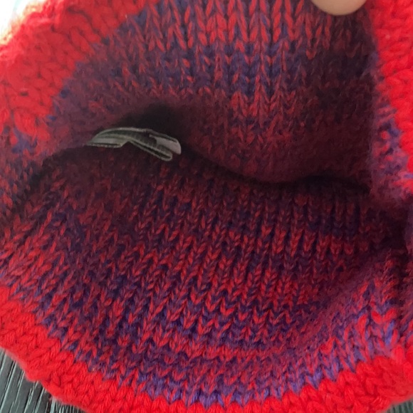 2/$25. Ugg kids knit hat. Age 2-5. NWOT - Picture 3 of 4
